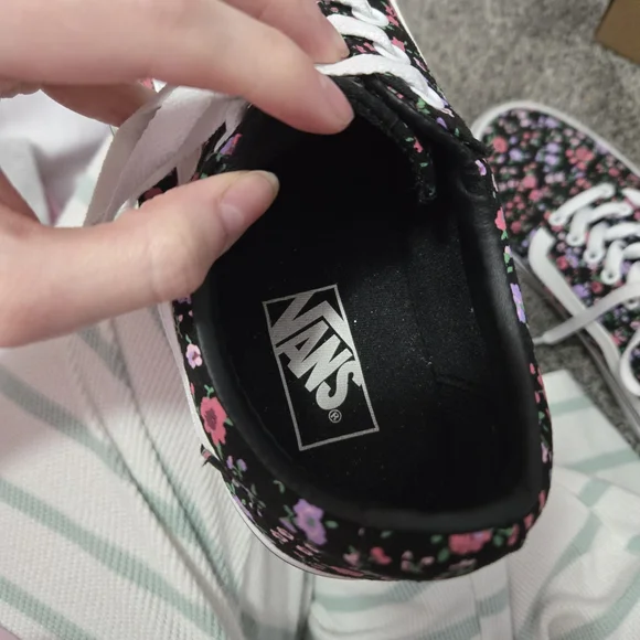 Vans Black Multicolor Floral Sneakers - Picture 3 of 7